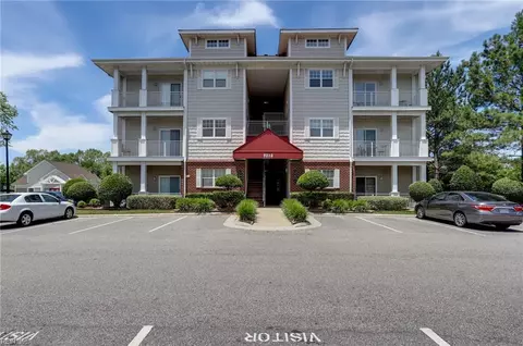 5212 Nuthall Dr #302, Virginia Beach, VA 23455