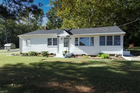 8261 Gates Rd, Suffolk, VA 23437