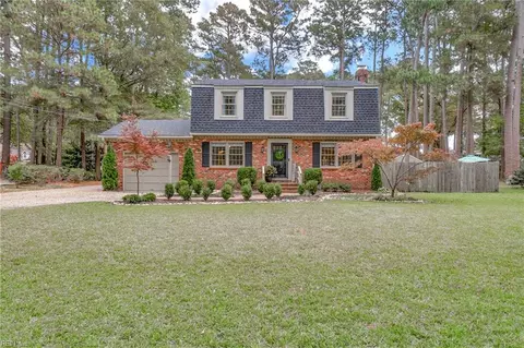 217 Hall Dr, Chesapeake, VA 23322