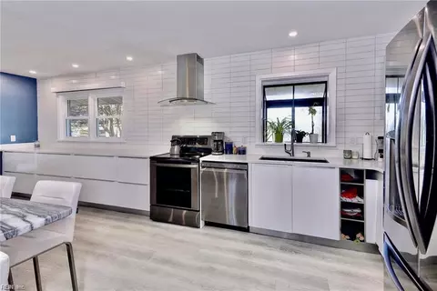35 Adriatic Dr, Hampton, VA 23664 photo 8