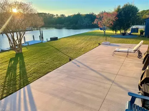 35 Adriatic Dr, Hampton, VA 23664