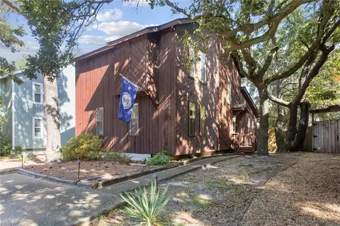 3924 Shady Oaks Dr, Virginia Beach, VA 23455