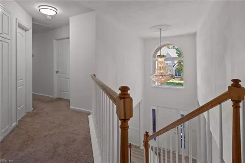 Entry Way - 1025 Windward Ln, Suffolk, VA 23435 photo 2 of 5