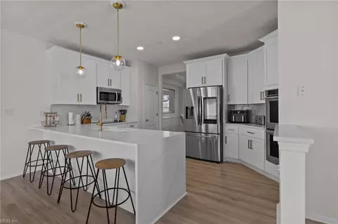 Kitchen - 1025 Windward Ln, Suffolk, VA 23435 photo 2 of 5