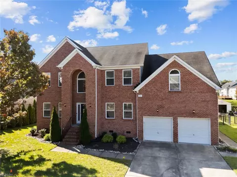 Exterior - 1025 Windward Ln, Suffolk, VA 23435 photo 2 of 7