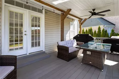 Exterior - 1025 Windward Ln, Suffolk, VA 23435 photo 6 of 7