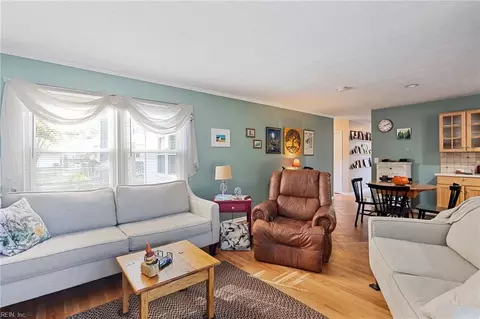 341 Deaton Dr, Hampton, VA 23669 photo 4