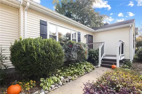 341 Deaton Dr, Hampton, VA 23669 photo 2