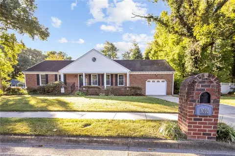 1010 Weeping Willow Dr, Chesapeake, VA 23322