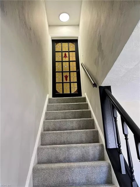Entry Way - 128 Armstrong Dr, Hampton, VA 23669 photo 1 of 2