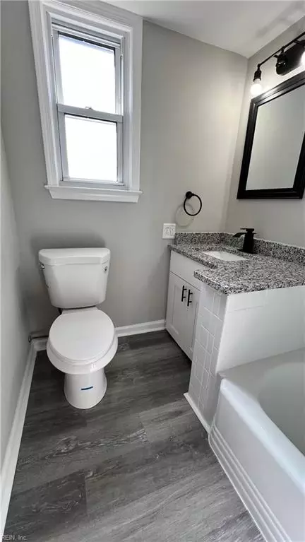Bath - 128 Armstrong Dr, Hampton, VA 23669 photo 4 of 5