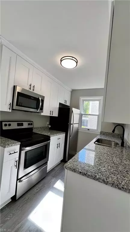 Kitchen - 128 Armstrong Dr, Hampton, VA 23669 photo 2 of 2