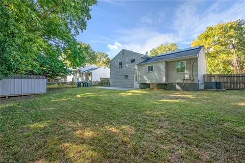 Exterior - 820 Arlington Ter, Hampton, VA 23666 photo 8 of 9