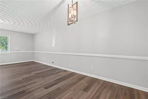 Living - 820 Arlington Ter, Hampton, VA 23666 photo 4 of 5