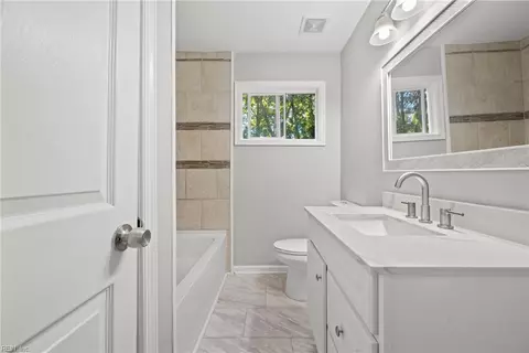 Bath - 820 Arlington Ter, Hampton, VA 23666 photo 4 of 4