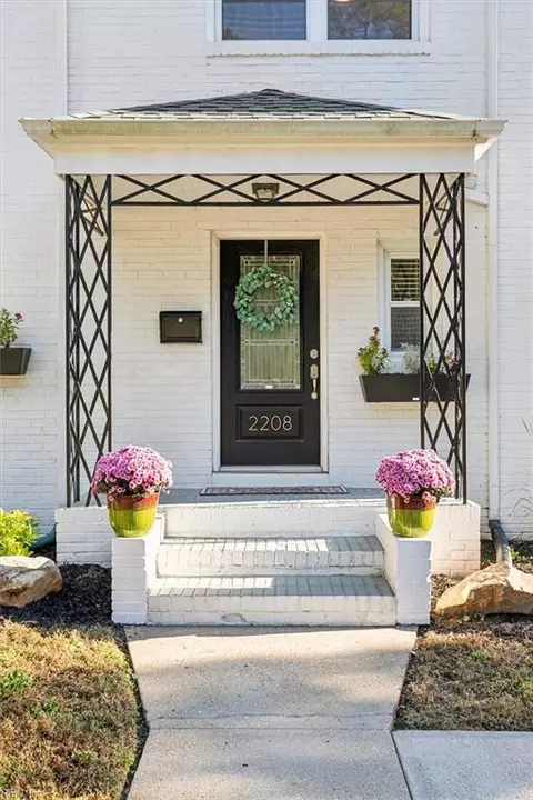 2208 Crescent Dr, Hampton, VA 23661 photo 2