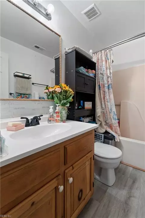 Bath - 4313 Thomas Ln, Chesapeake, VA 23321 photo 4 of 4
