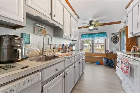 Kitchen - 4313 Thomas Ln, Chesapeake, VA 23321 photo 1 of 4