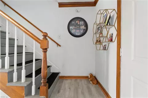 Entry Way - 4313 Thomas Ln, Chesapeake, VA 23321 photo 2 of 3