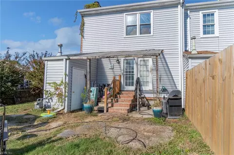 Exterior - 4313 Thomas Ln, Chesapeake, VA 23321 photo 2 of 3