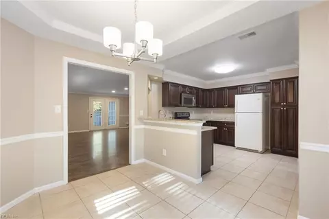332 Esplanade Pl, Chesapeake, VA 23320 photo 6