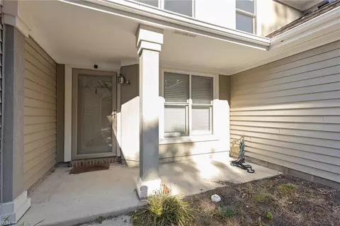 332 Esplanade Pl, Chesapeake, VA 23320 photo 4