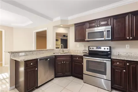 332 Esplanade Pl, Chesapeake, VA 23320 photo 9
