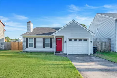 1312 Beacons Reach Dr, Virginia Beach, VA 23454