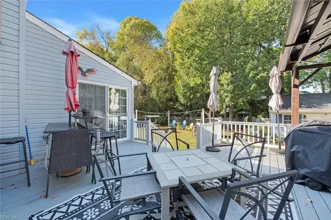 Exterior - 16 Rhoda Ct, Hampton, VA 23664 photo 5 of 8