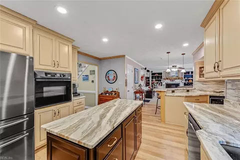 Kitchen - 16 Rhoda Ct, Hampton, VA 23664 photo 2 of 4