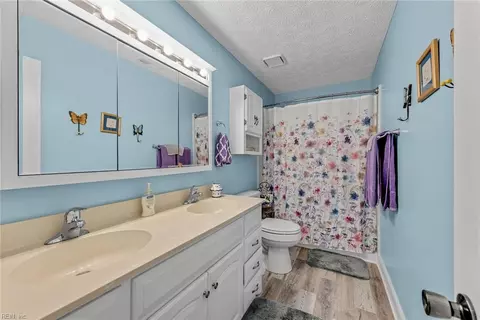 Bath - 16 Rhoda Ct, Hampton, VA 23664 photo 5 of 5