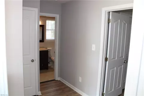 Entry Way - 40 George Ct, Hampton, VA 23663 photo 7 of 7