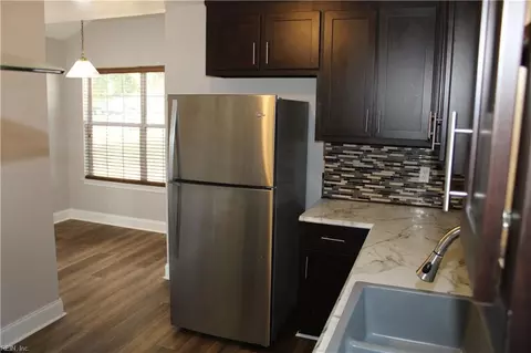 Kitchen - 40 George Ct, Hampton, VA 23663 photo 3 of 4