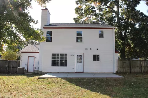 Exterior - 40 George Ct, Hampton, VA 23663 photo 6 of 9