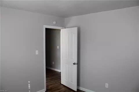 Bedroom - 40 George Ct, Hampton, VA 23663 photo 6 of 7
