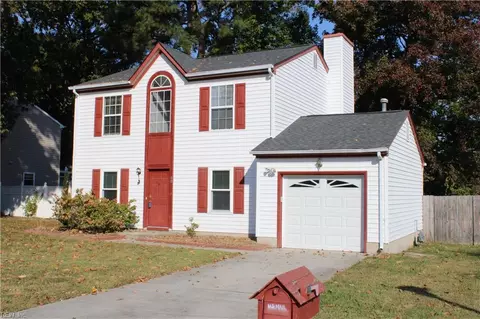 Exterior - 40 George Ct, Hampton, VA 23663 photo 3 of 9
