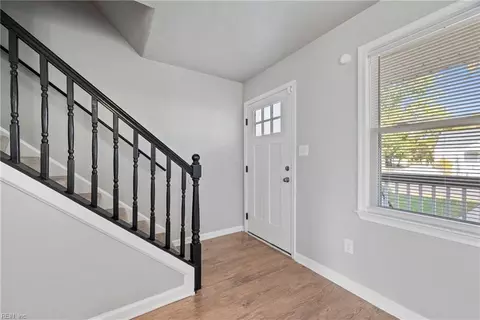 Entry Way - 1808 Laguard Dr, Hampton, VA 23661 photo 1 of 3