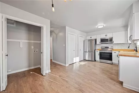 Entry Way - 1808 Laguard Dr, Hampton, VA 23661 photo 2 of 3