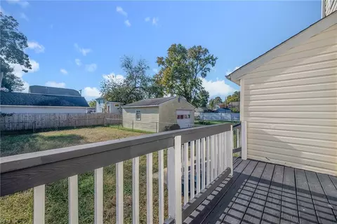 Exterior - 1808 Laguard Dr, Hampton, VA 23661 photo 4 of 5