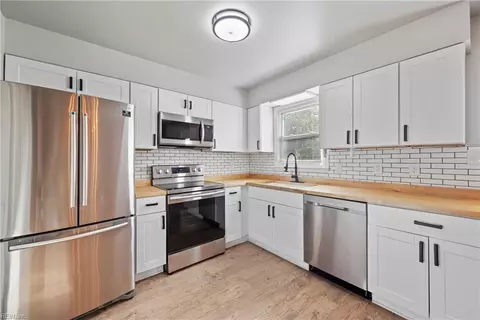 Kitchen - 1808 Laguard Dr, Hampton, VA 23661 photo 2 of 2