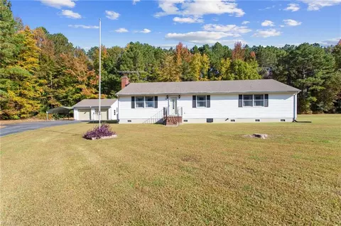 7437 Mill Creek Dr, Zuni, VA 23898