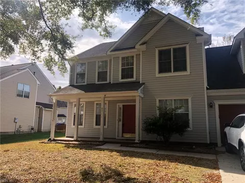 6700 Burbage Lake Cir, Suffolk, VA 23435