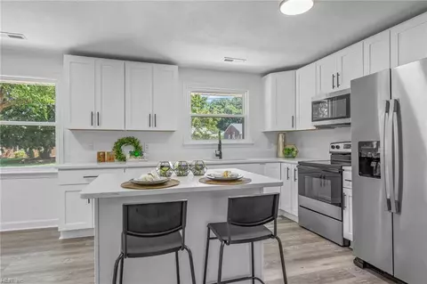 1817 Frizzell Dr, Virginia Beach, VA 23455