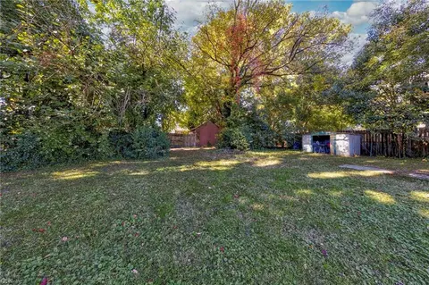 Exterior - 1322 Seaboard Ave, Chesapeake, VA 23324 photo 2 of 3