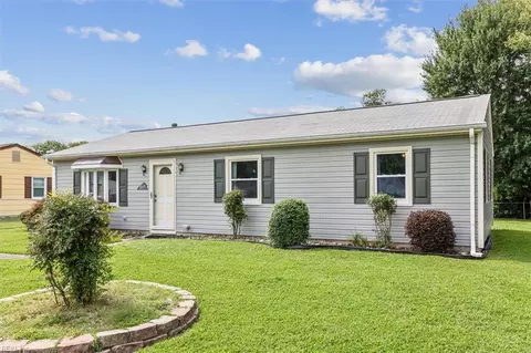 Exterior - 2213 Gurley Ct, Hampton, VA 23663 photo 2 of 9