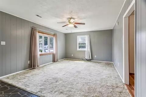 Living - 2213 Gurley Ct, Hampton, VA 23663 photo 2 of 6