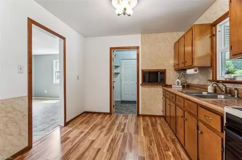 Entry Way - 2213 Gurley Ct, Hampton, VA 23663 photo 1 of 5