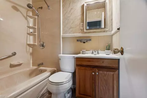 Bath - 2213 Gurley Ct, Hampton, VA 23663 photo 1 of 2