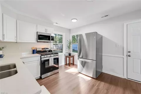 18 Alexander Dr, Hampton, VA 23664 photo 7