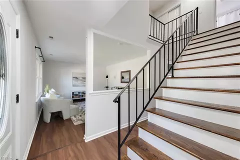 18 Alexander Dr, Hampton, VA 23664 photo 2